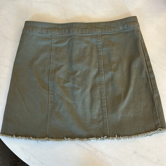 BCBGeneration Green Denim Mini Skirt Size 27 - Picture 3 of 8